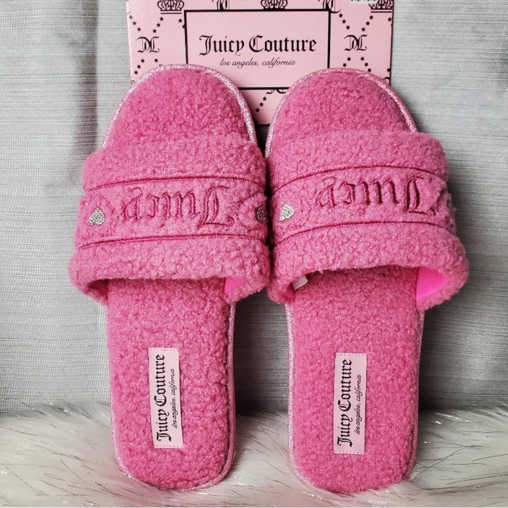 JUICY COUTURE Pink Sherpa Heart Slippers